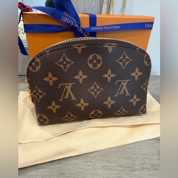 ***SOLD*** Louis Vuitton x Murakami 2025 Cherry Cerises Cosmetic Bag- NIB - Picture 6 of 6